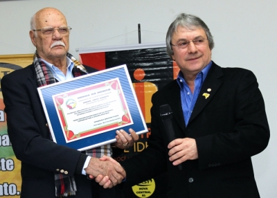Entrega de placa em homenagem ao Pres. CNTTT - Sr. Omar Entrega de placa em homenagem ao Pres. CNTTT - Sr. Omar